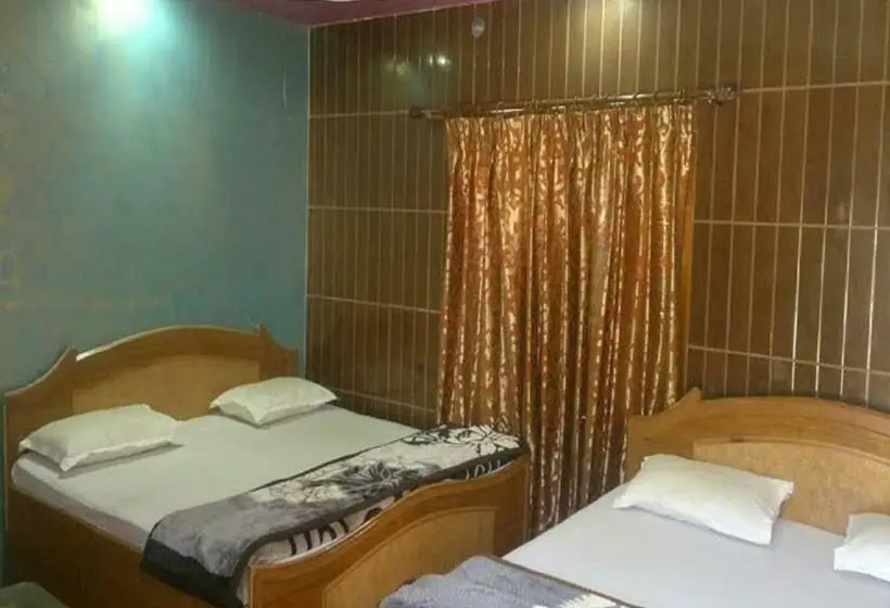 3-Bett-Standardzimmer, Devbhoomi By Stayapart