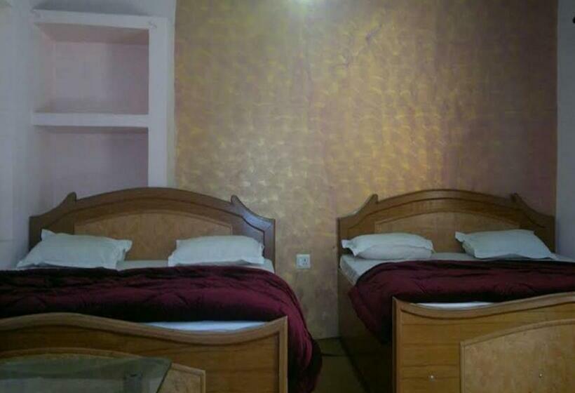 标准三人间, Devbhoomi By Stayapart