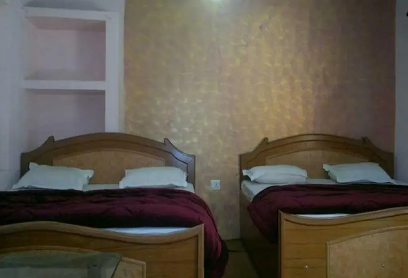 3-Bett-Standardzimmer, Devbhoomi By Stayapart