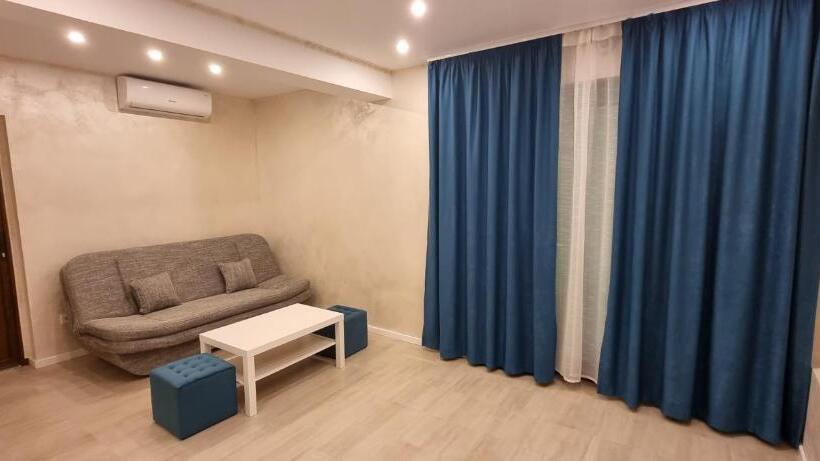 جناح عائلي, Brateș Greaca