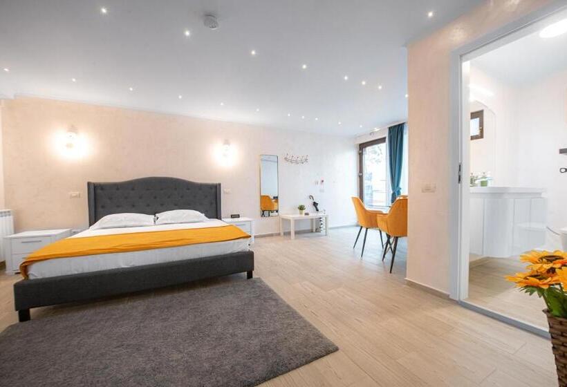 جناح عائلي, Brateș Greaca