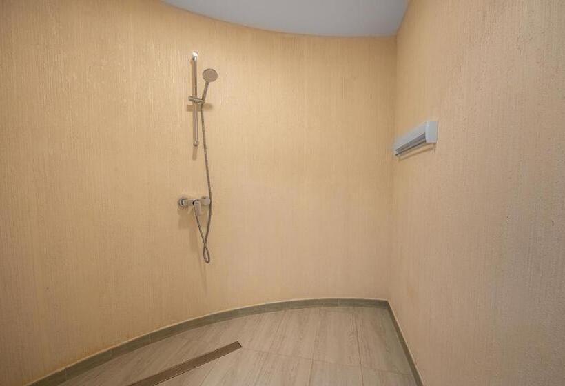 جناح عائلي, Brateș Greaca