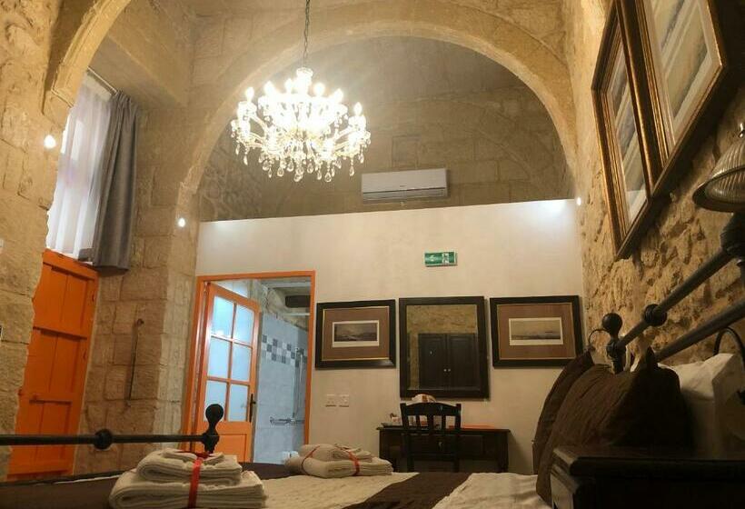 اتاق استاندارد با تخت بزرگ برای معلولان, The Hidden Gem Boutique