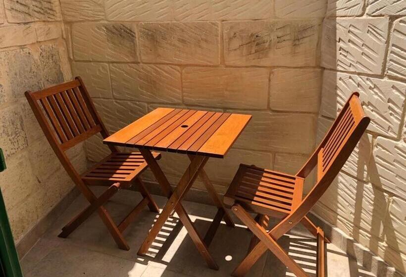 اتاق استاندارد با تراس, The Hidden Gem Boutique