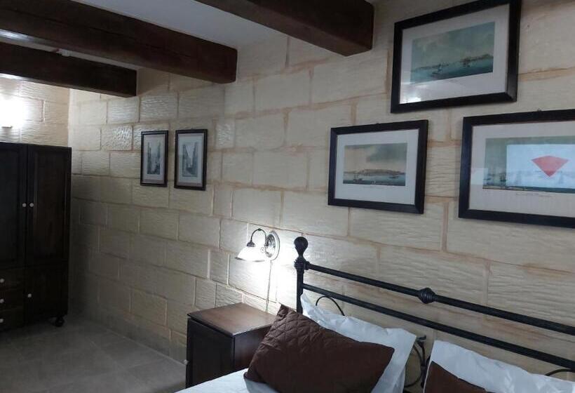 اتاق استاندارد با تراس, The Hidden Gem Boutique