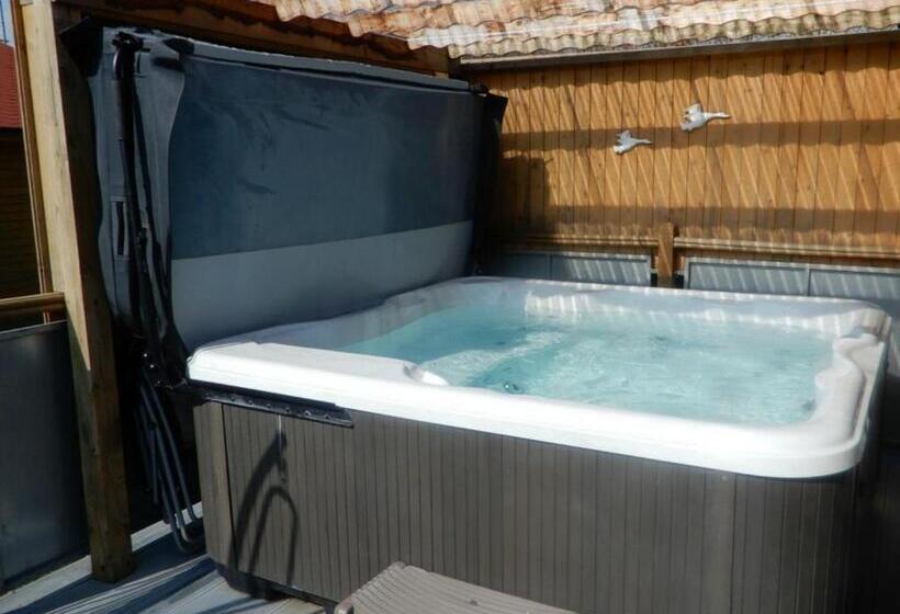 ２ベッドルームハウス, Gadlas Park Holiday Cabins