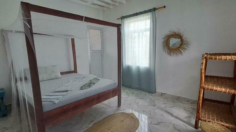 标准间, Karibu House