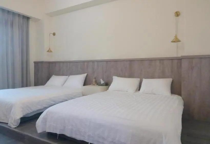 اتاق استاندارد چهارنفره با بالکن, Kozy Stay