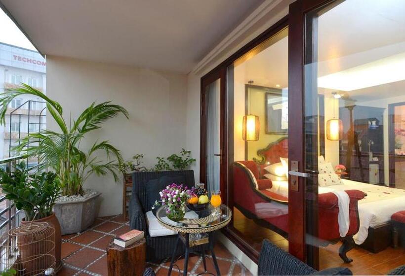 سوئیت جونیور با تراس, Art Hotel Ha Noi