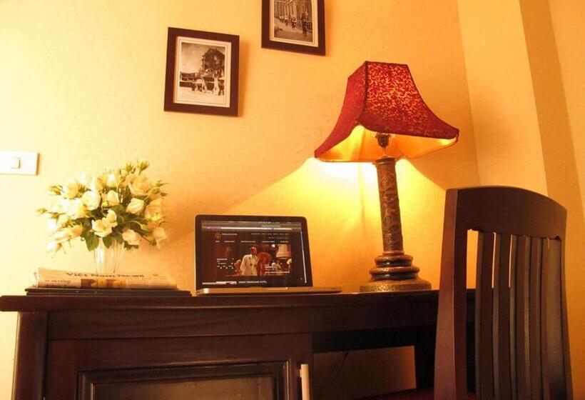 سوئیت جونیور با تراس, Art Hotel Ha Noi