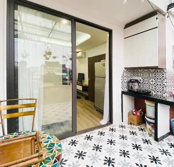 استودیو استاندارد با بالکن, Art Hotel Ha Noi