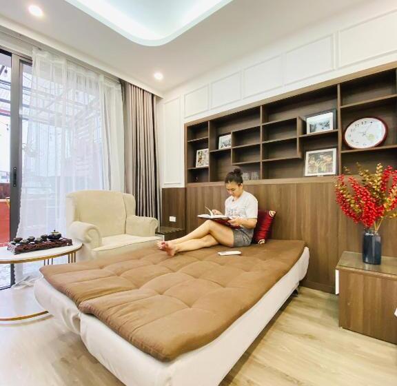 استودیو استاندارد با بالکن, Art Hotel Ha Noi
