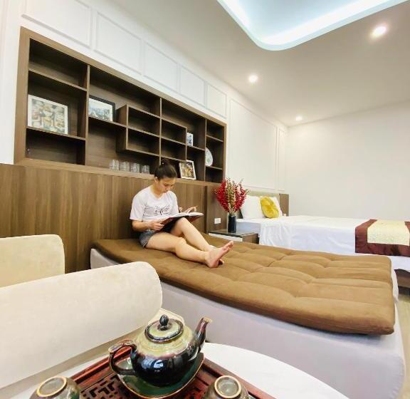 استودیو استاندارد با بالکن, Art Hotel Ha Noi