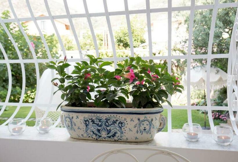 חדר סטנדרט נוף לגינה, Palazzo Cacace Relais