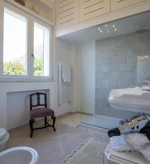 带花园景观的标准三人间, Palazzo Cacace Relais