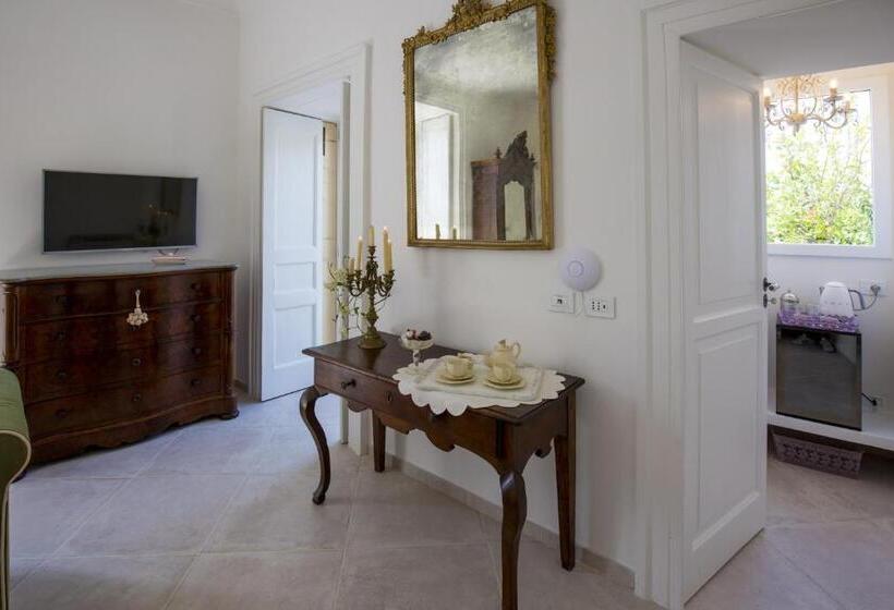 带花园景观的标准三人间, Palazzo Cacace Relais