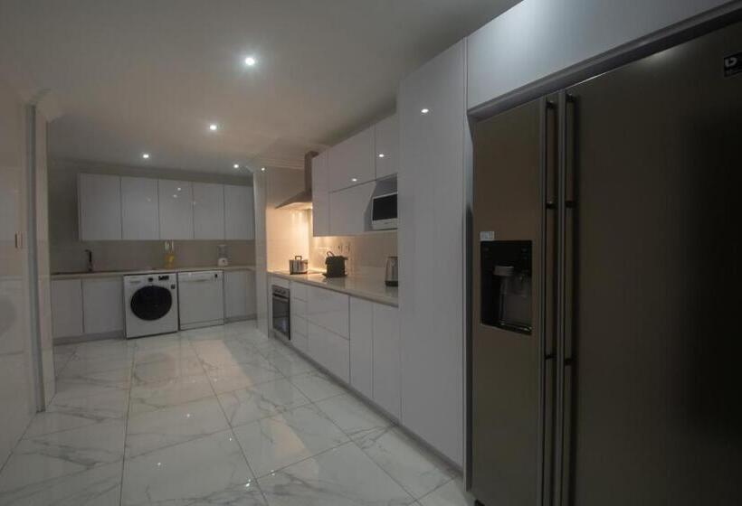 سوئیت پرزیدنت, Wdc Aparthotel Buea