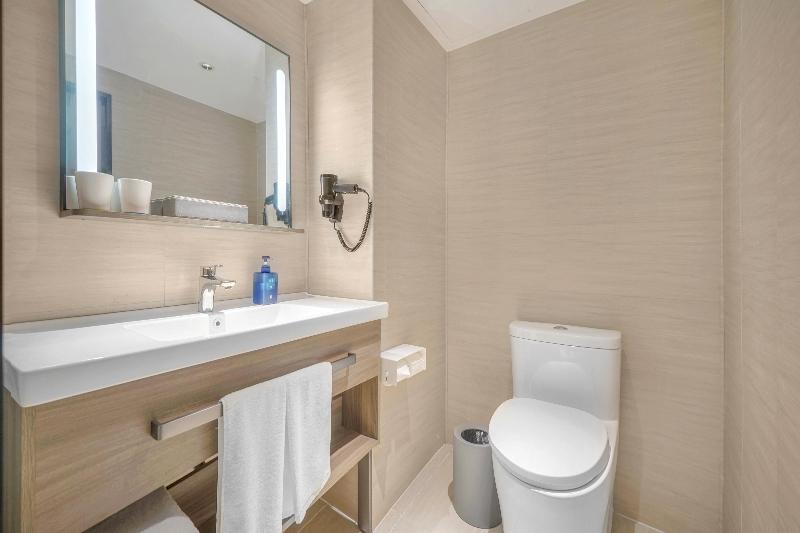 Quarto superior, Hanting  Harbin Railway Station Square