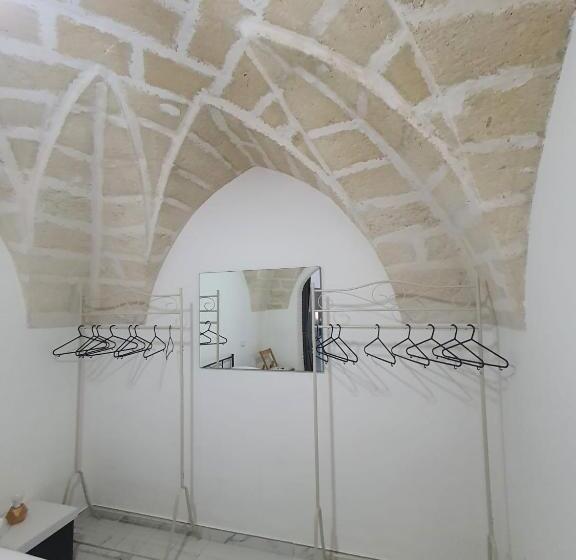 Четырехместный Номер Стандарт, Re Artu