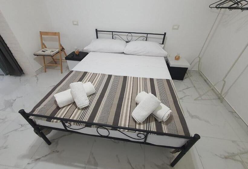 Четырехместный Номер Стандарт, Re Artu