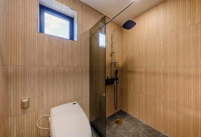 Deluxe-studio, Harusida