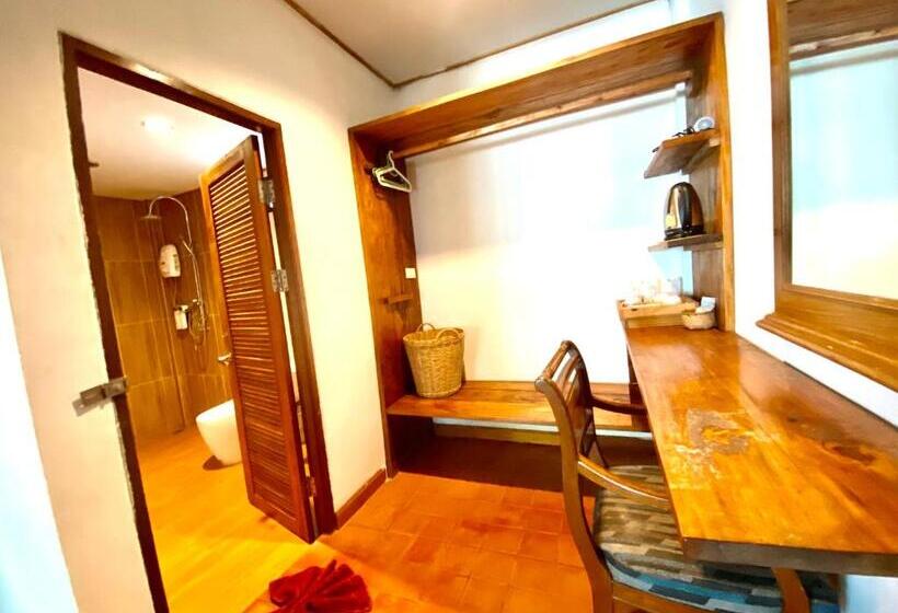 Triple Room Sea View, Coconut Lanta Resort @klong Dow Beach