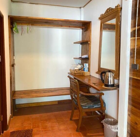 غرفة قياسية مطلّة علي البحر, Coconut Lanta Resort @klong Dow Beach