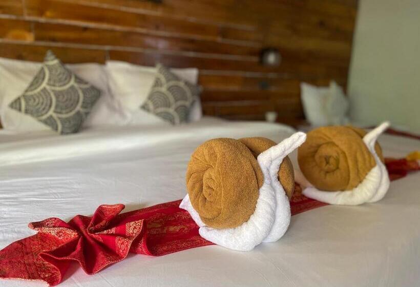 스탠다드 트리플 룸 가든 전망, Coconut Lanta Resort @klong Dow Beach