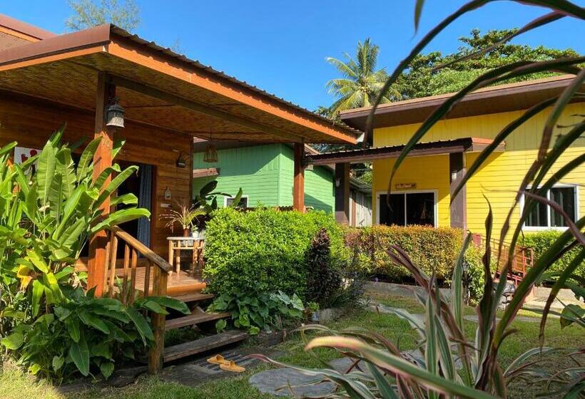 غرفة قياسية ثلاثية مطلة علي الحديقة, Coconut Lanta Resort @klong Dow Beach