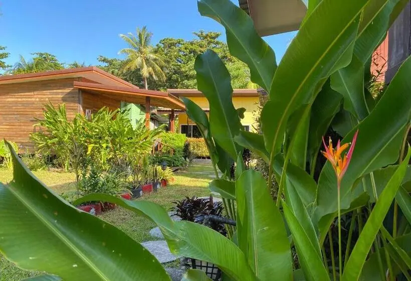 اتاق استاندارد سه تخته با چشمانداز باغ, Coconut Lanta Resort @klong Dow Beach