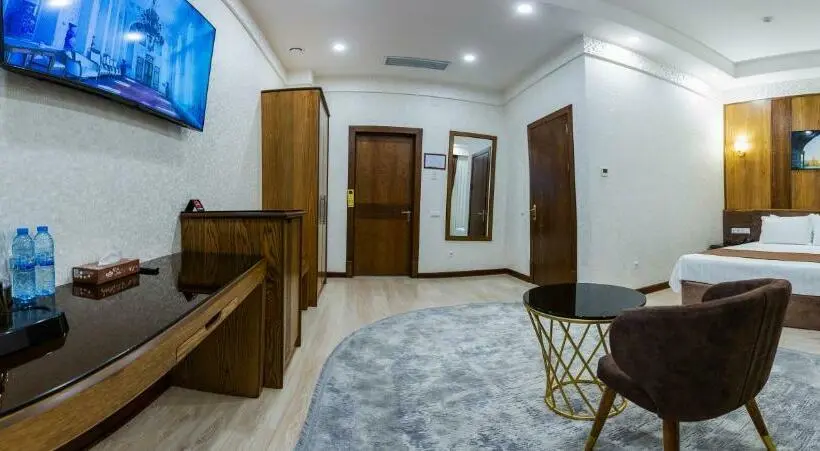 اتاق لوکس با بالکن, Paradise Plaza Luxury