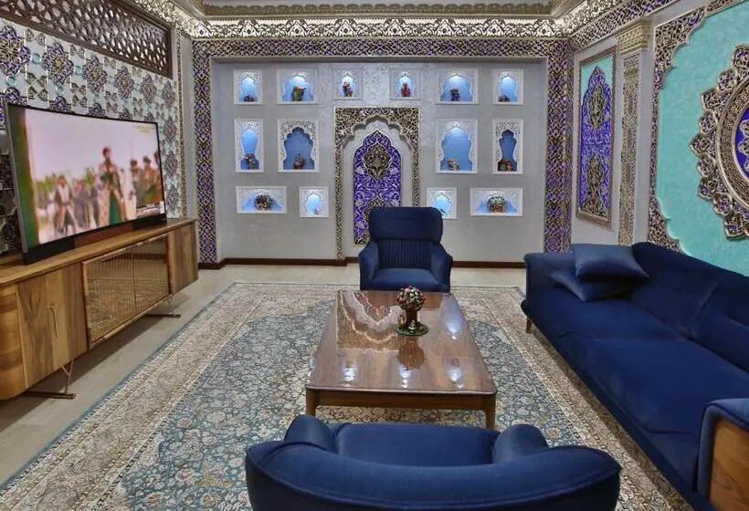 سوئیت با وان آب گرم, Paradise Plaza Luxury