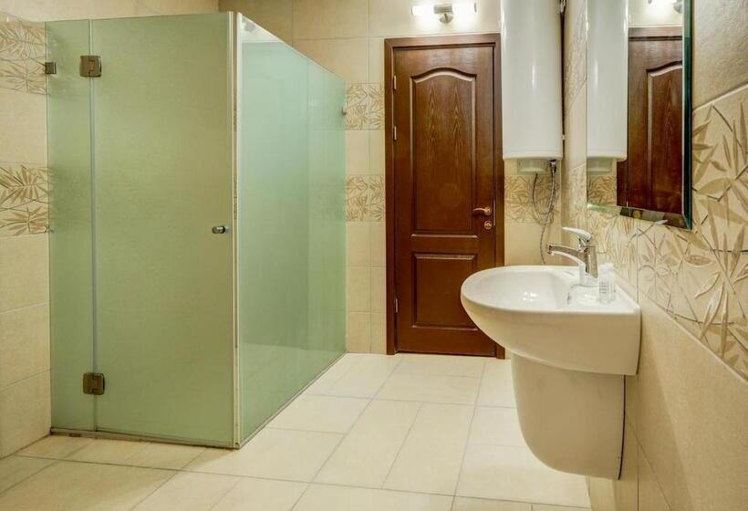 استودیوی سوپریور, Continental Apartments