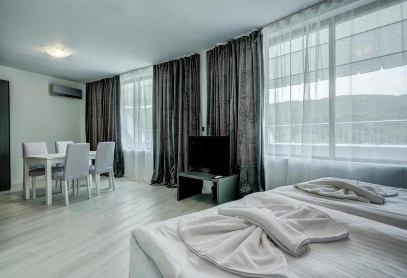 スーペリアスタジオ, Continental Apartments