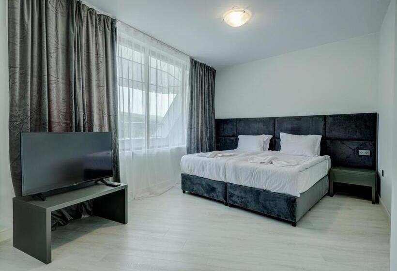 استودیوی سوپریور, Continental Apartments