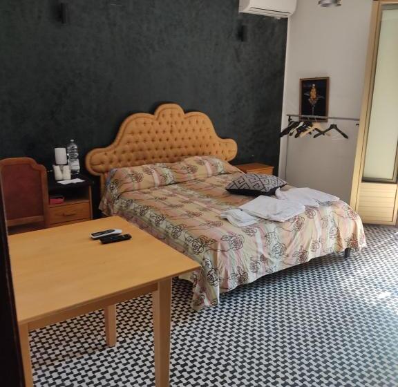 スタンダードトリプルルーム, L Angolo Della Pizza Somel