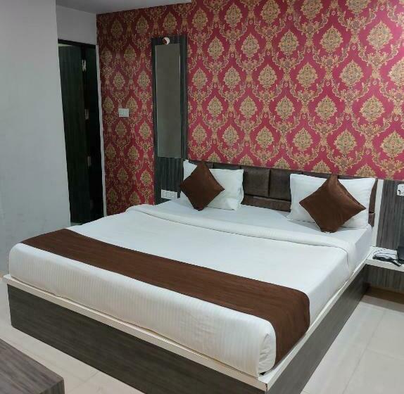 חדר דלוקס, Shrestha Paradise