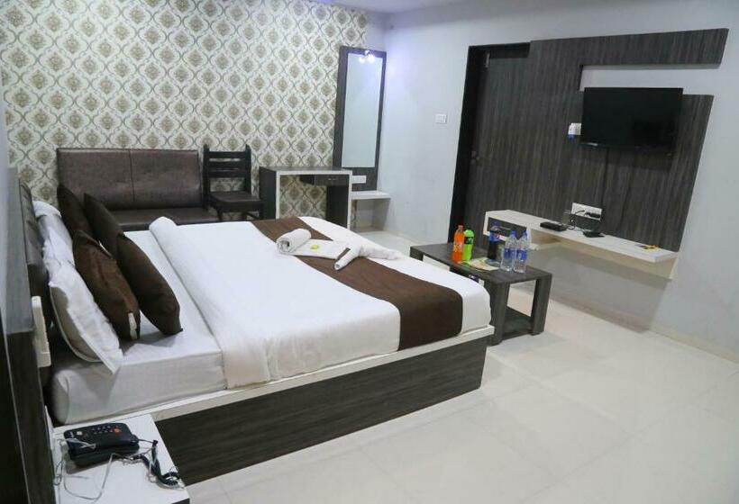 חדר דלוקס, Shrestha Paradise