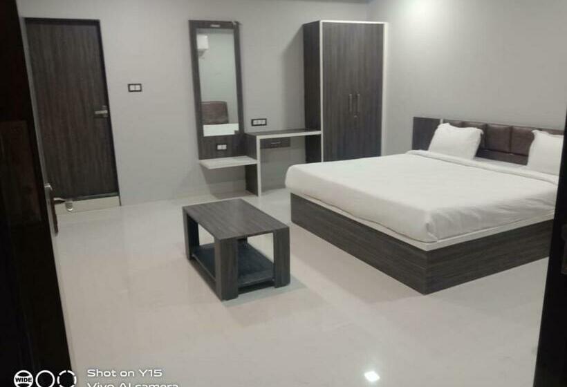 חדר דלוקס, Shrestha Paradise