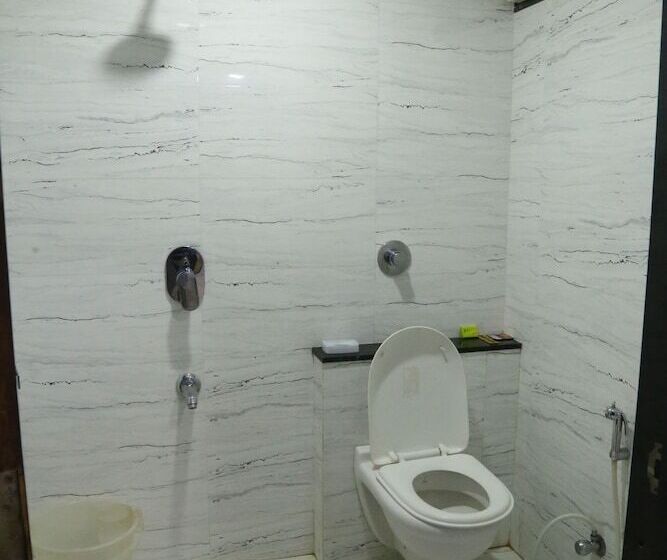 חדר דלוקס, Shrestha Paradise