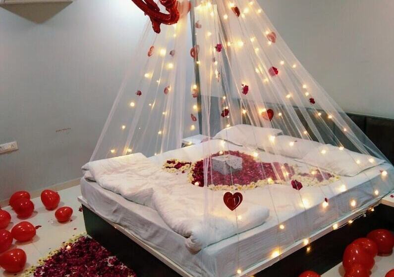 חדר דלוקס, Shrestha Paradise