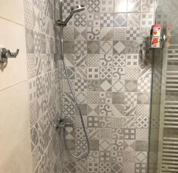 اتاق استاندارد سه نفره, Petlov Salaš Rooms