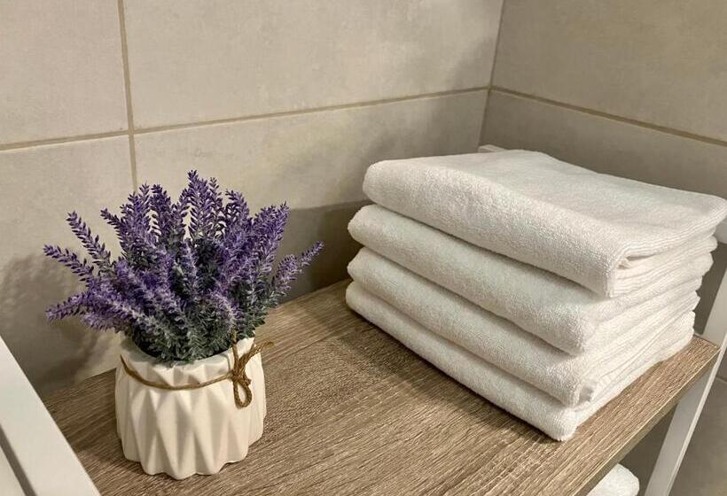 سوییت, Petlov Salaš Rooms