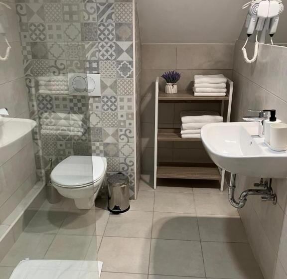 سوییت, Petlov Salaš Rooms