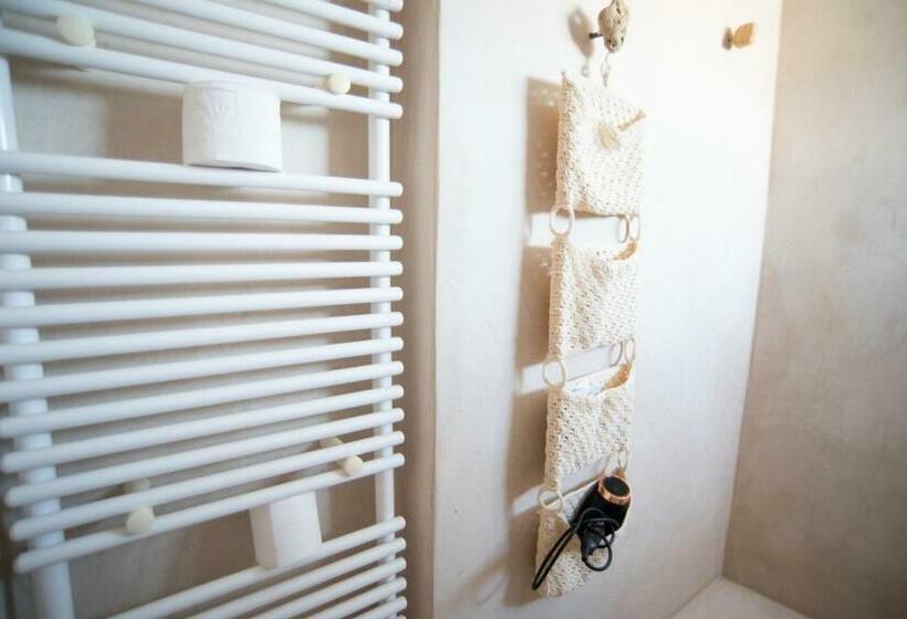 اتاق لوکس با بالکن و چشم‌انداز دریا, Mareluna