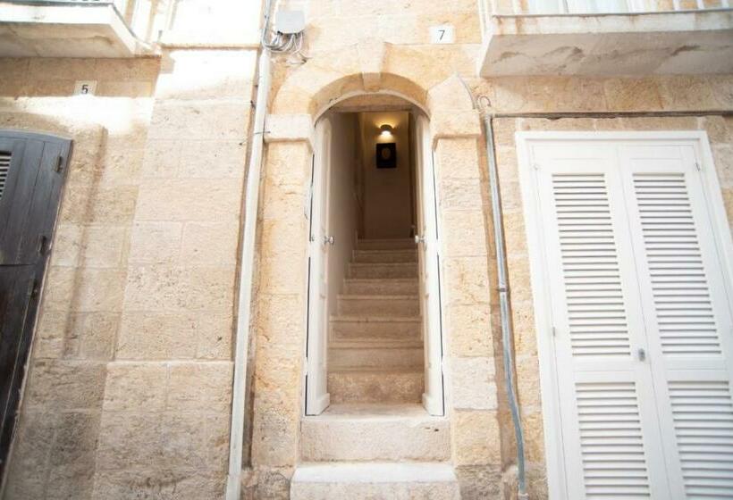 اتاق لوکس با بالکن و چشم‌انداز دریا, Mareluna