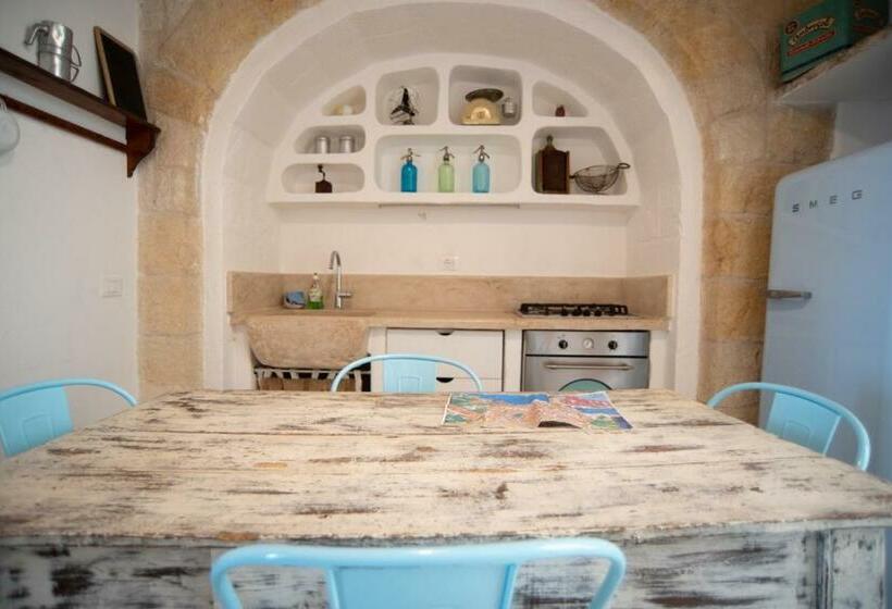 اتاق لوکس با بالکن و چشم‌انداز دریا, Mareluna