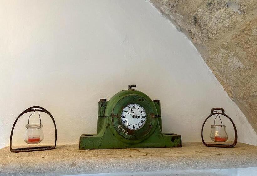 اتاق لوکس با چشم‌انداز دریا, Mareluna