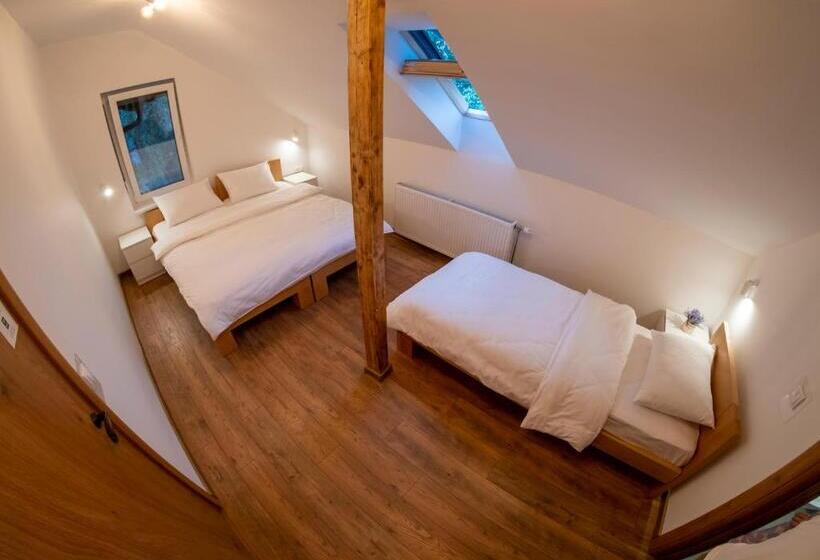 اتاق استاندارد سه نفره, Petlov Salaš Rooms