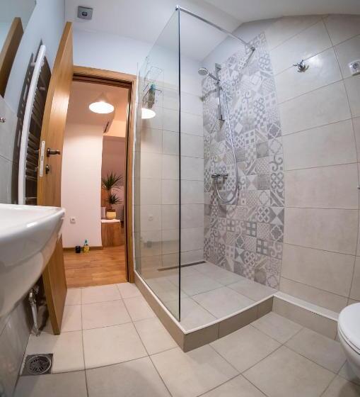 سوییت, Petlov Salaš Rooms